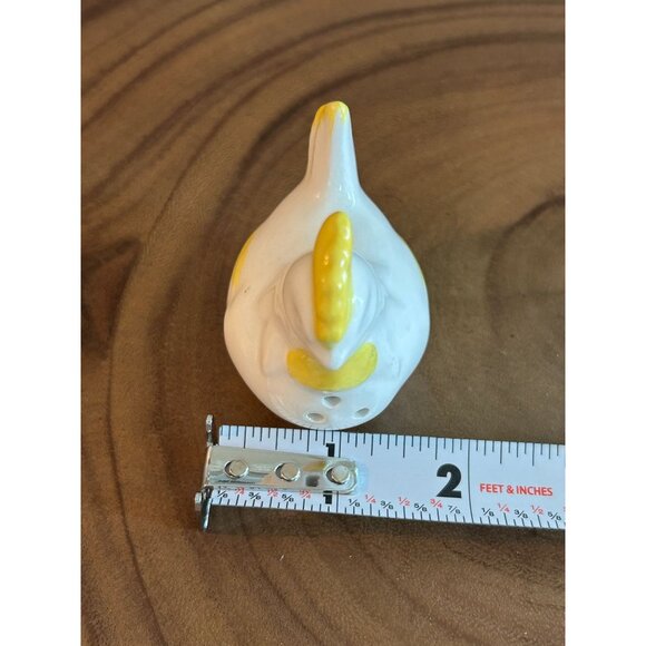 Vintage Ceramic Hen Salt & Pepper Shaker Set With Yellow Accents - Picture 6 of 7